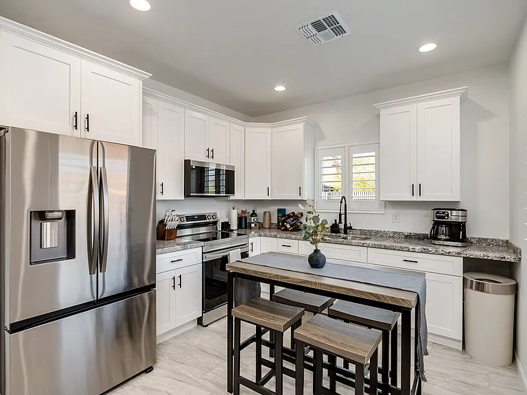 3731 N Stone Ave #2 — Photo 7