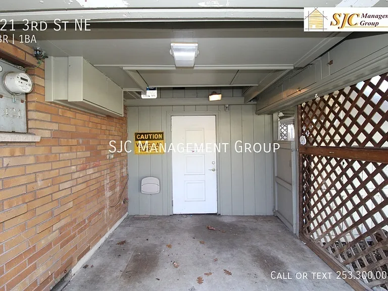 421 3rd St NE — Photo 18