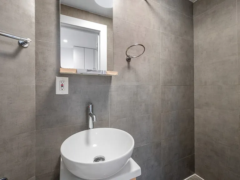 341 E 9th St #12 — Photo 5
