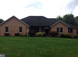 395 Moss Spring Ave, Greencastle, PA 17225