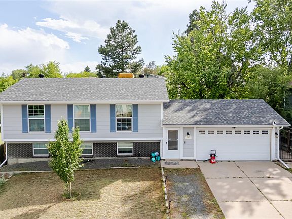 3rd image of 16568 E Lasalle Place