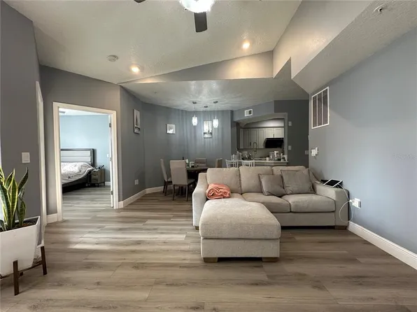 5554 Metrowest Blvd #4-312, Orlando, FL 32811