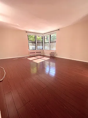 Rented by Guy Goldman, LREB | media 9