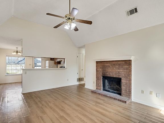 5th image of 1649 Barbie St