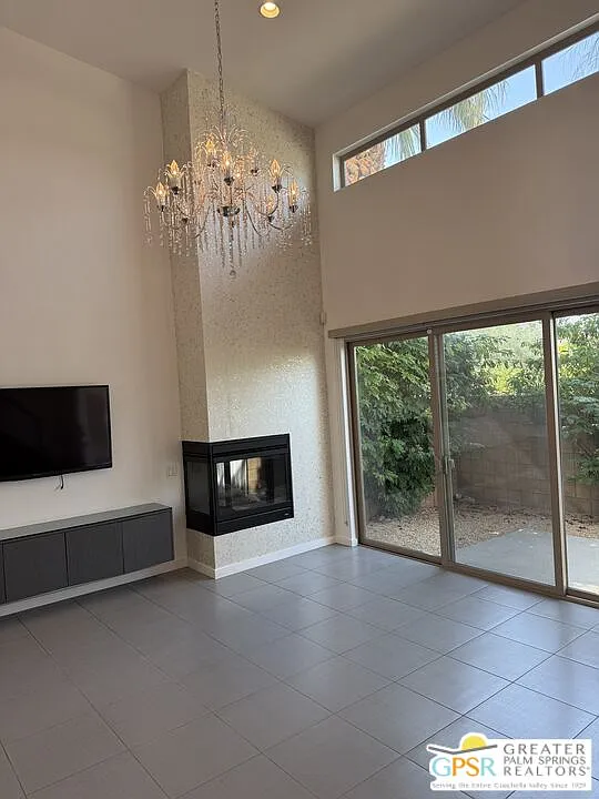 2 bed, 2.5 bath, 1917 sqft, $3,800 — Photo 4