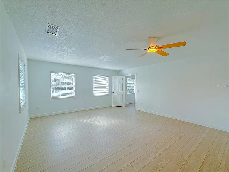 2827 Sanctuary Ln — Photo 44