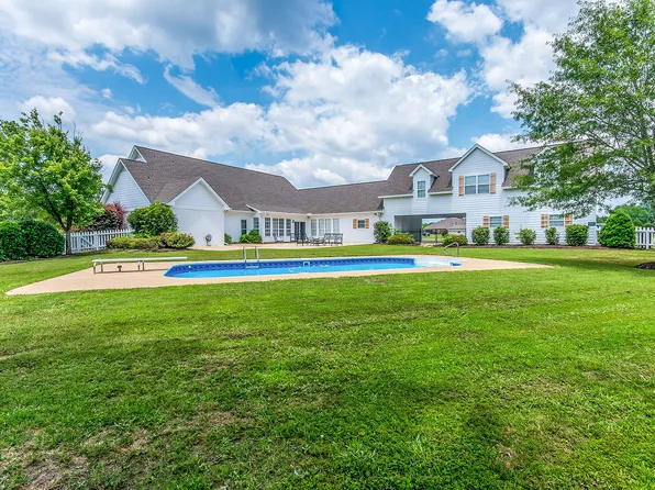 100 Foxchase Dr, Pike Road, AL 36064