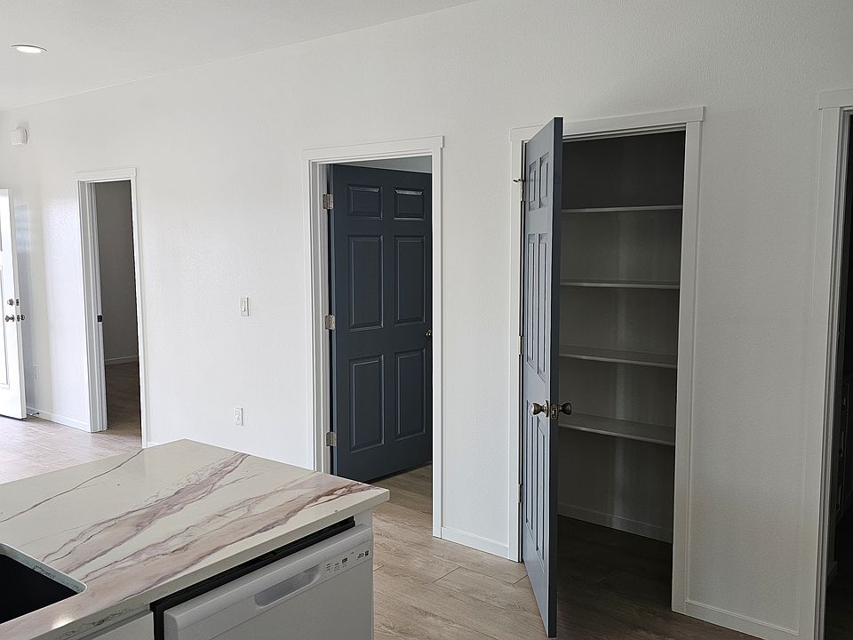 Kitchen pantry