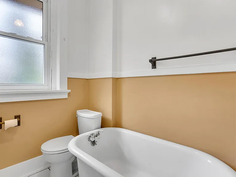 5528 Beverly Pl #2 — Photo 15