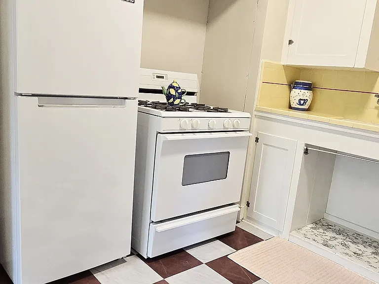 2533 Castro Way #4 — Photo 13