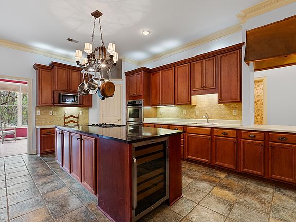 26th image of 3490 Yager Dr