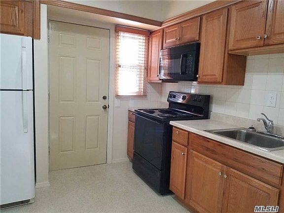 5th image of 84 Cornell Dr