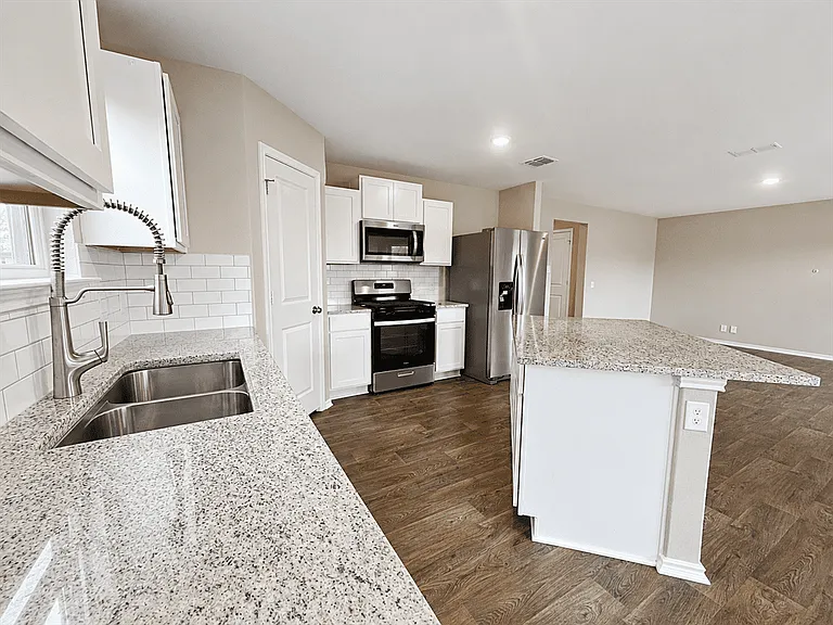 13855 Guffey Cir — Photo 4