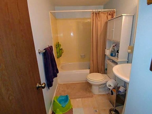3rd image of 253 W Garden Park