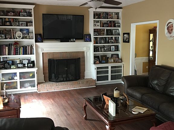 2nd image of 2370 River Place Xing