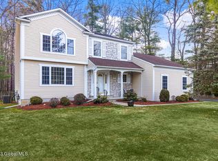 230 Placid Dr, Schenectady, NY 12303