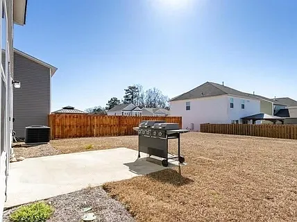 3 bed, 1700 sqft, $2,450 — Photo 3