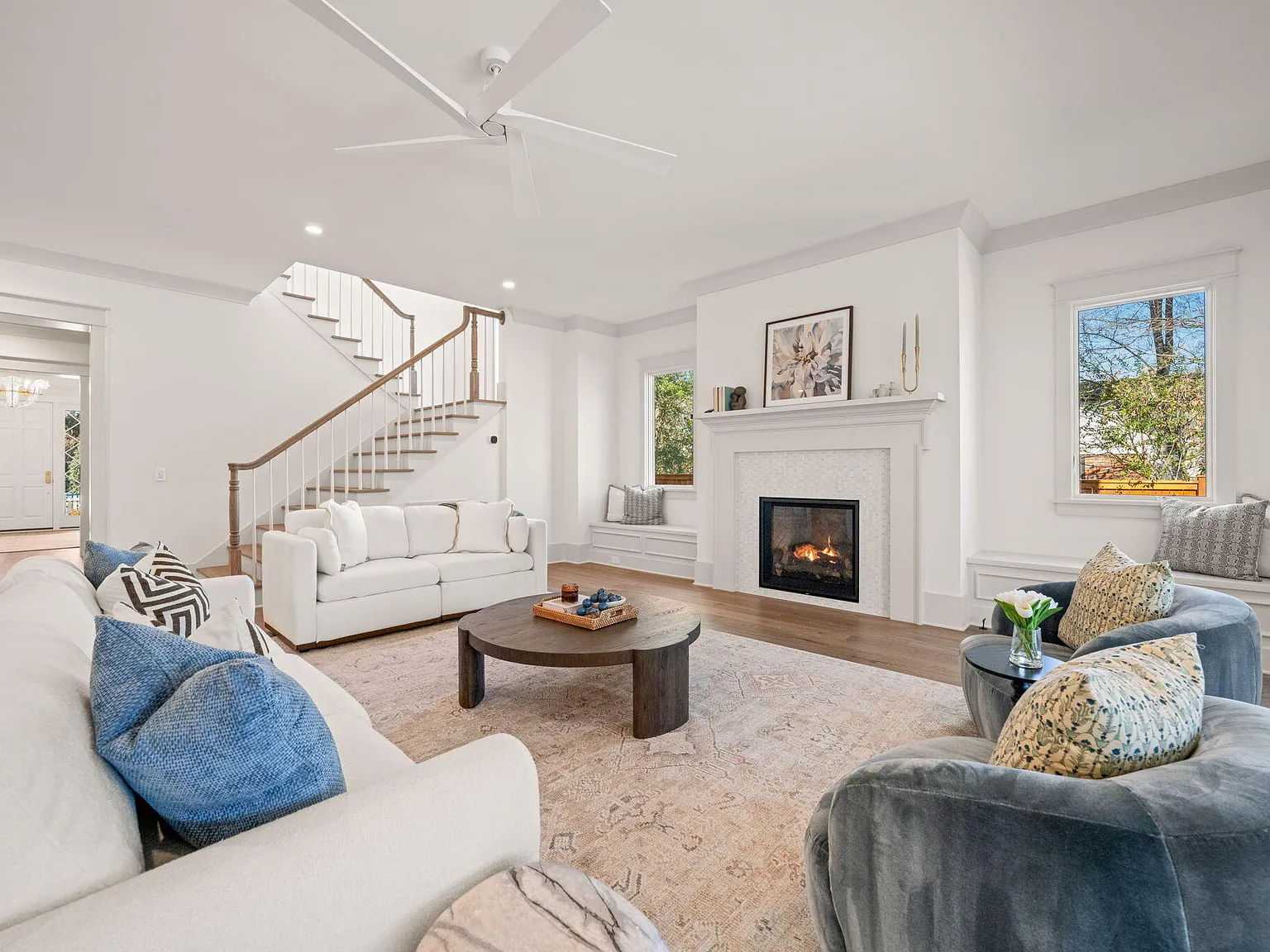 5 bed, 5.5 bath, 5604 sqft, $20,000 — Photo 4