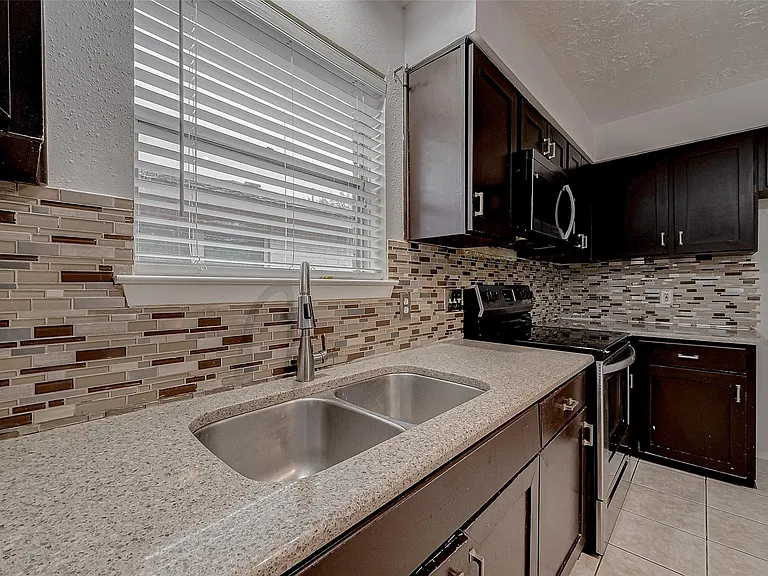 10322 Clarktower Ln — Photo 10