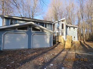 3242 Beech Ridge Dr, Pocono Summit, PA 18346