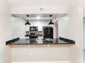 Coventry Court West Apartments