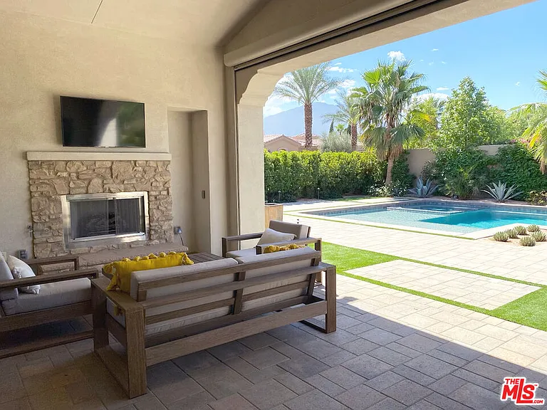 81765 Four Seasons Pl — Photo 3