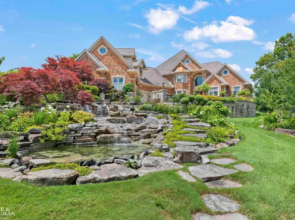 404 Linkside Ct, Saint Clair, MI 48079