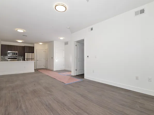 225 Bay Street image 1 of 7