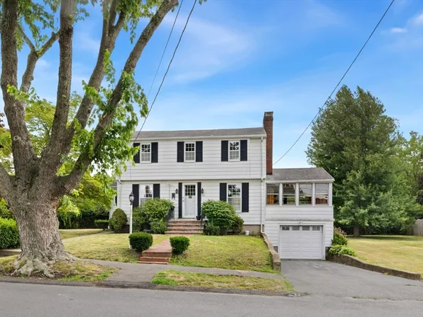 29 Reynolds Rd, Peabody, MA 01960