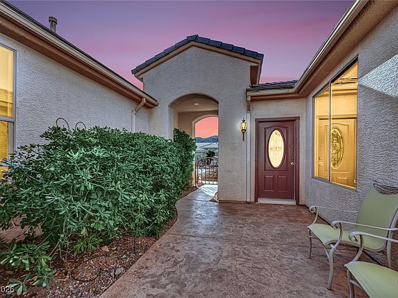 2nd image of 554 Mountain Links Dr