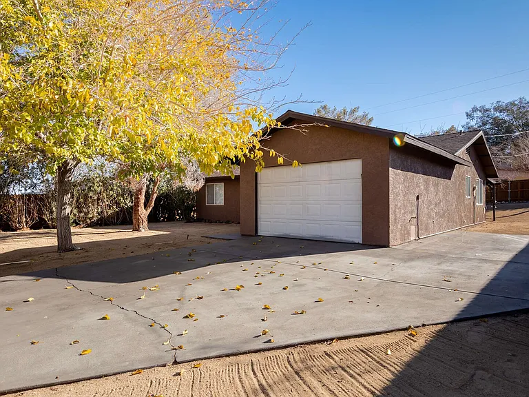 Desert Air Rd — Photo 69