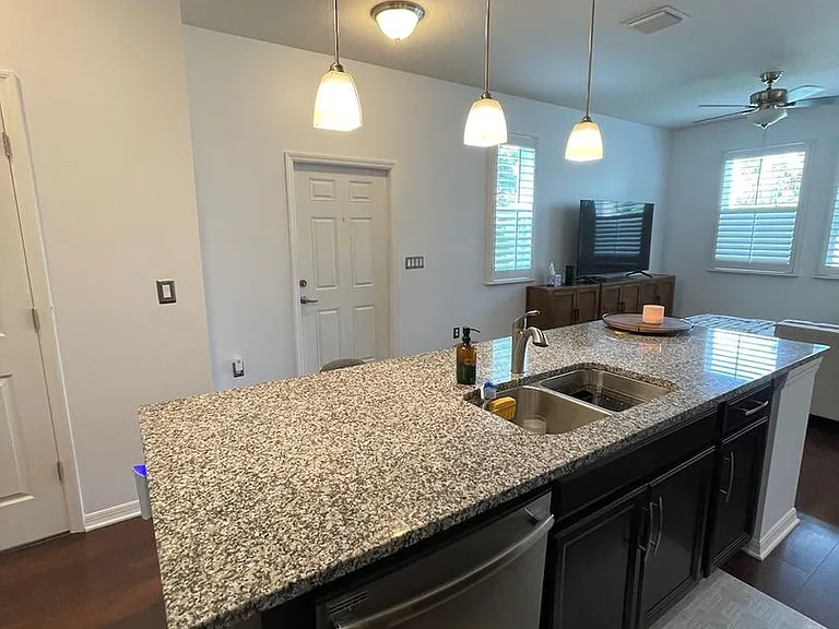 10732 Avery Park Dr — Photo 7