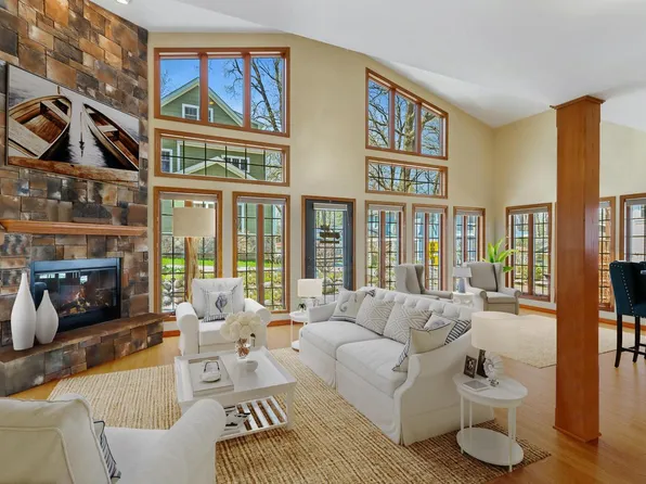 N1538 Sybil LANE, Fontana, WI 53125