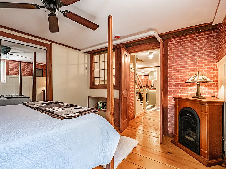 104 Stroudwater St #B — Photo 4