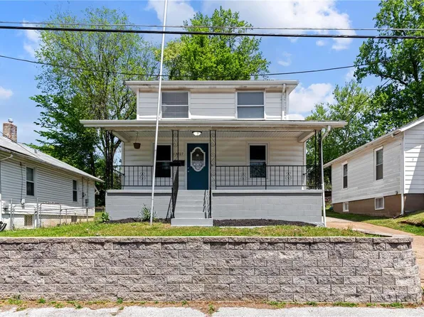 8727 Ezra Dr, Saint Louis, MO 63114