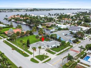 2412 N Lakeside Dr, Lake Worth, FL 33460