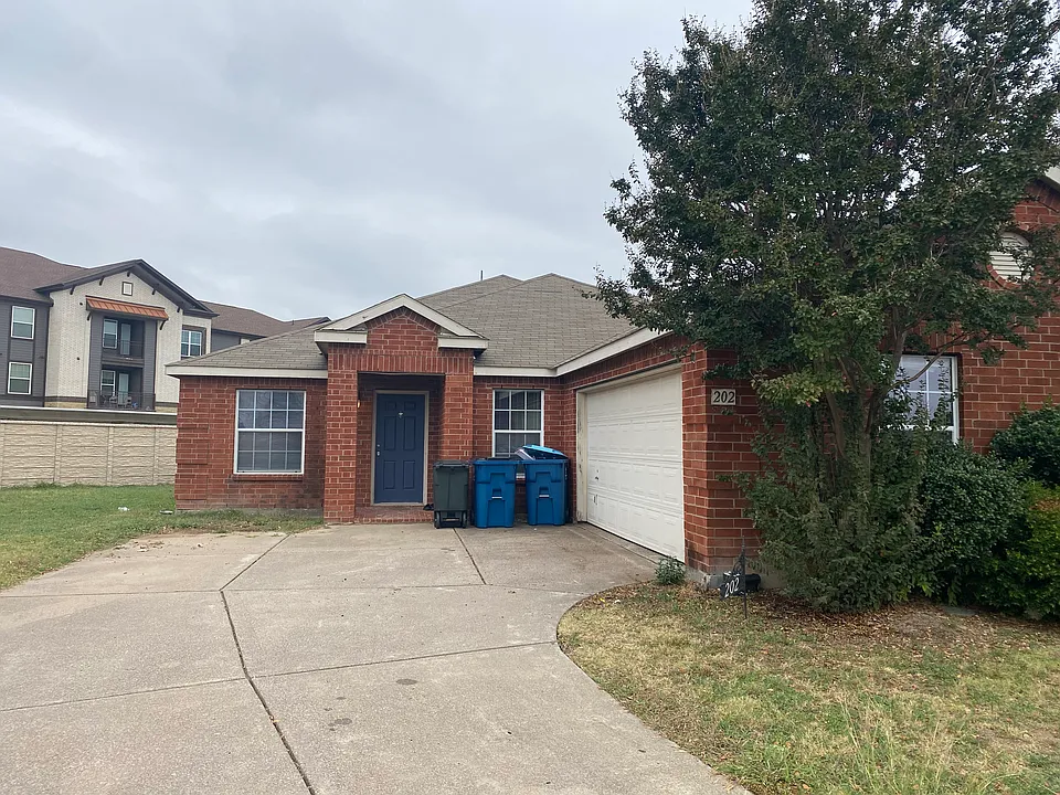 202 Maplecrest Dr
