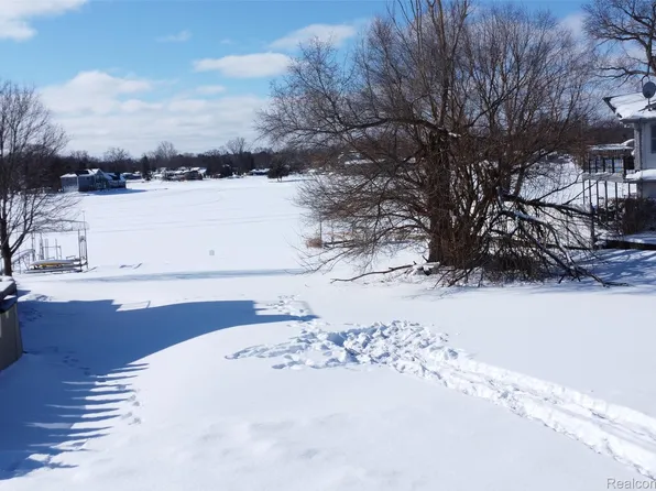 0 Burgess Dr, White Lake, MI 48386