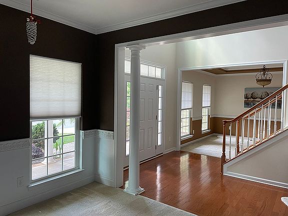 2nd image of 1458 Rosemont Dr