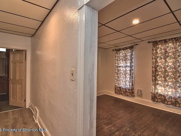 1418 Capouse Ave — Photo 7
