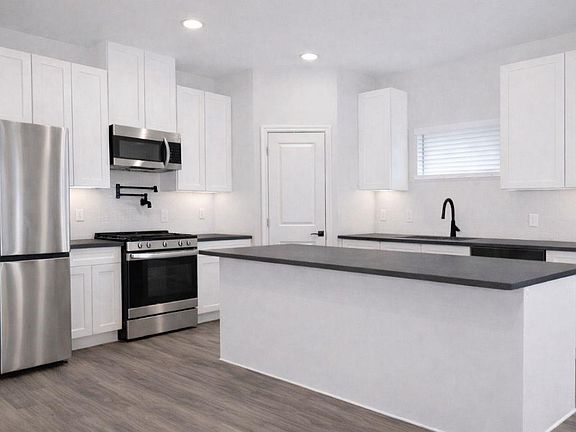 2nd image of 25709 John Wayne Rd