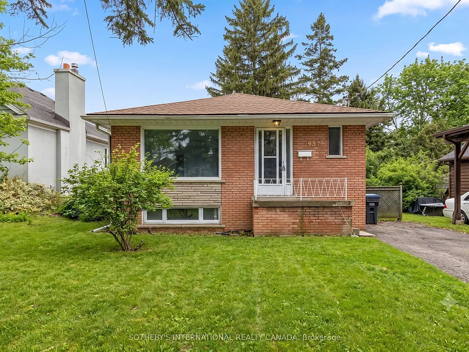 957 Beechwood Ave #UPPER