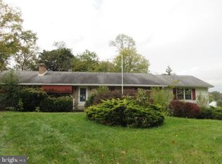 9 Persimmon Dr, Boiling Springs, PA 17007