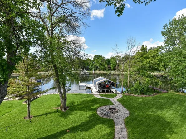 1665 Canary Ln, Mound, MN 55364