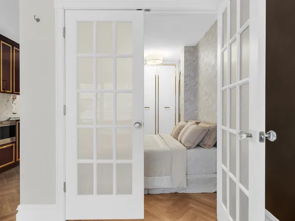 420 East 55th Street 8U image 7 of 8