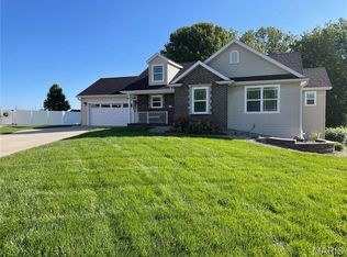 6413 Winter Ct, Godfrey, IL 62035