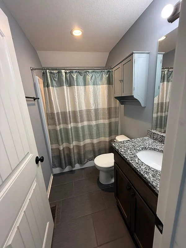 4 bed, 3.0 bath, 2080 sqft, $3,195 — Photo 4