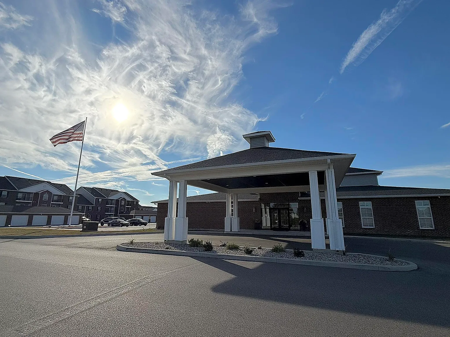 Sagamore Winds Apartments — Photo 1