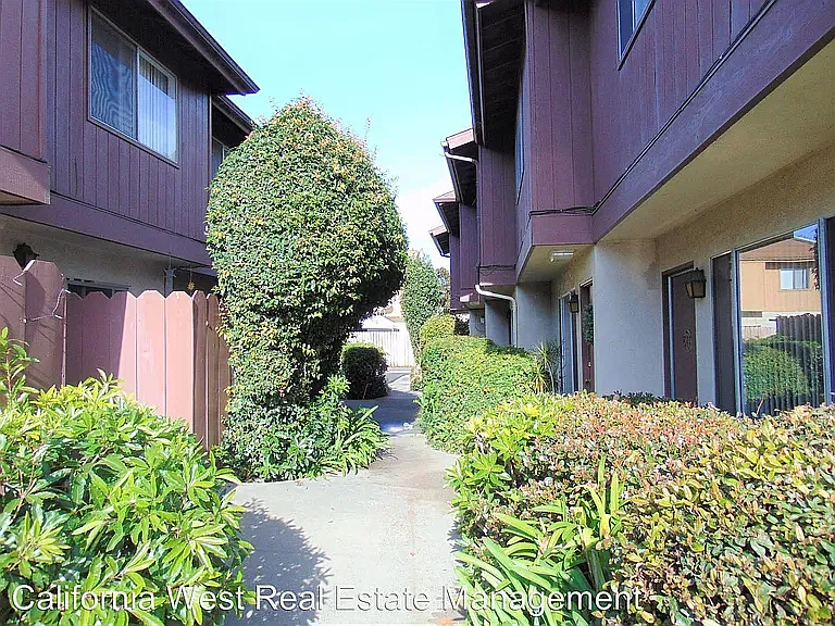 2 bed, 1.5 bath, $2,250 — Photo 2