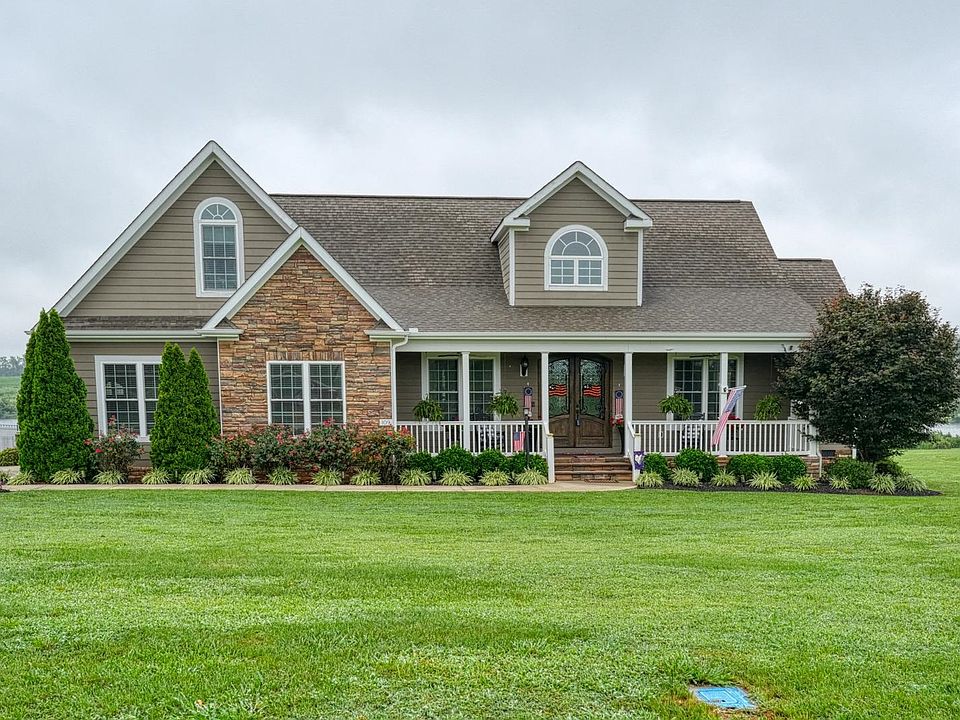 1st image of 109 N Stallion Dr